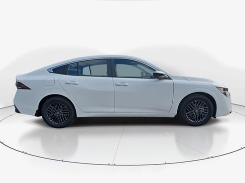 New 2026 Nissan Sentra SV w/ SV Convenience Package FWD image 9