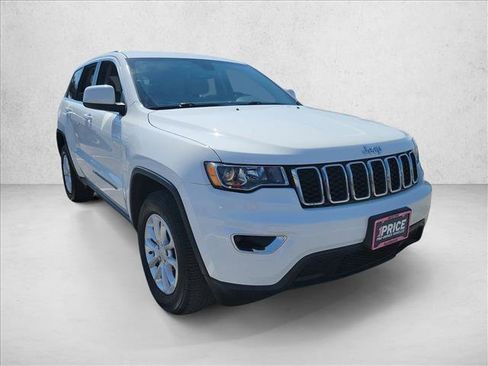 Used 2022 Jeep Grand Cherokee Laredo E image 3