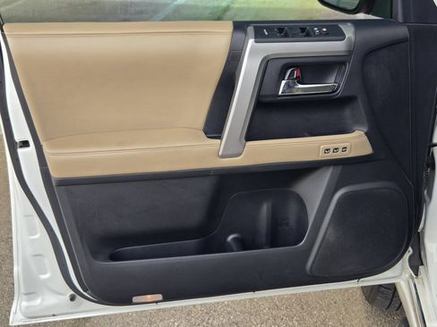 Used 2014 Toyota 4Runner Limited RWD image 10