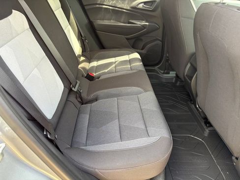 Used 2024 Chevrolet Trax LS FWD image 31