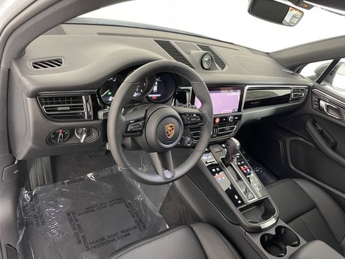 New 2026 Porsche Macan Turbo image 4