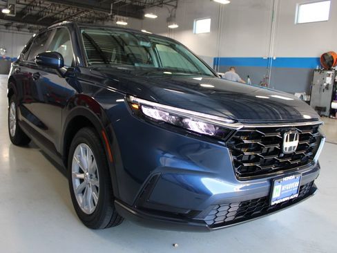 Used 2024 Honda CR-V EX image 3