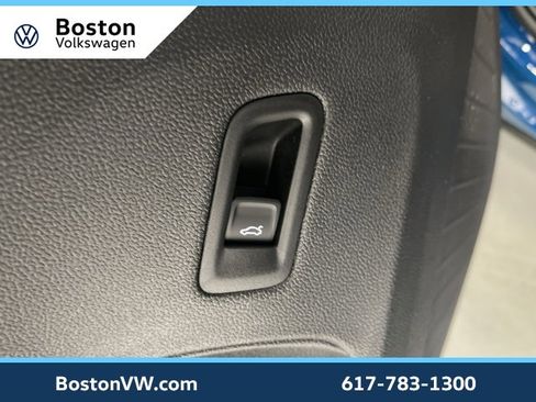 New 2025 Volkswagen Atlas Cross Sport SEL Premium R-Line image 20