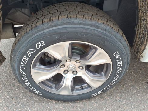 Used 2020 RAM 1500 Laramie AWD/4WD image 21