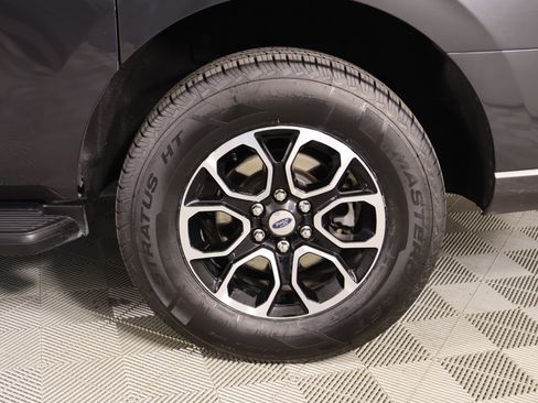 Used 2024 Ford Expedition Max XLT image 20