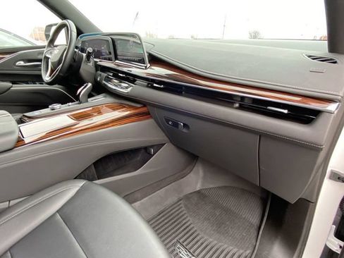 Used 2023 Cadillac Escalade ESV Luxury AWD/4WD image 31