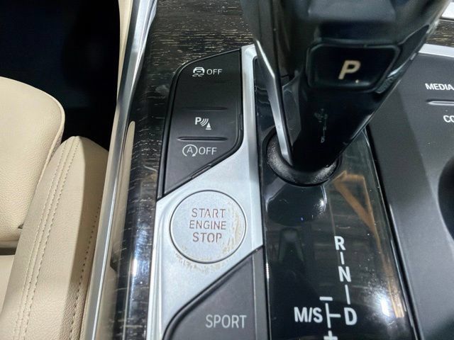 Used 2020 BMW 330i xDrive Sedan w/ Convenience Package AWD/4WD image 38