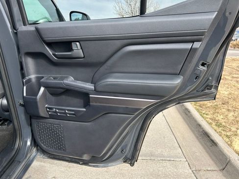 Used 2025 Toyota 4Runner SR5 image 18