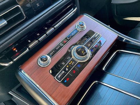 Used 2023 Lincoln Aviator Reserve w/ Equipment Group 201A image 16