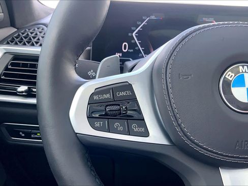 Used 2024 BMW X7 xDrive40i w/ M Sport Package image 21