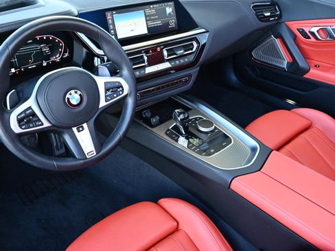 Certified 2025 BMW Z4 M40i w/ Premium Package image 10