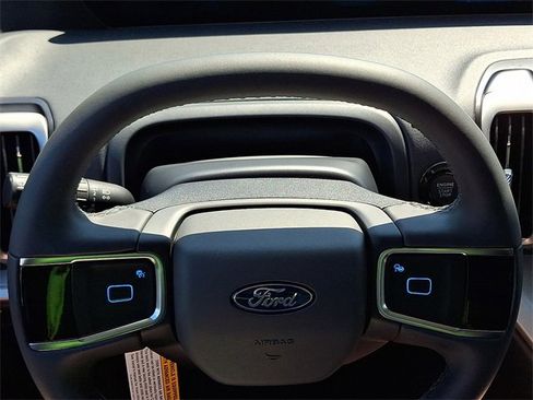 New 2025 Ford Expedition Active image 13