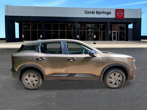 New 2025 Nissan Kicks S image 6