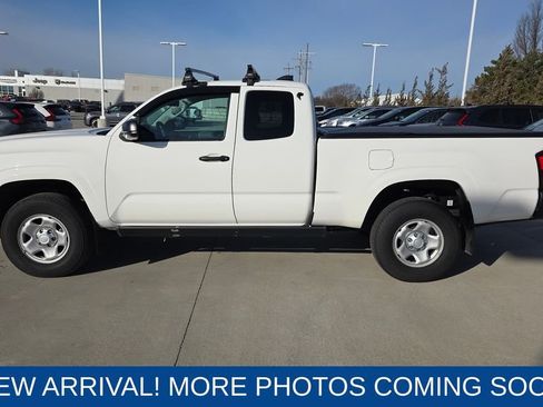 Used 2021 Toyota Tacoma SR image 2