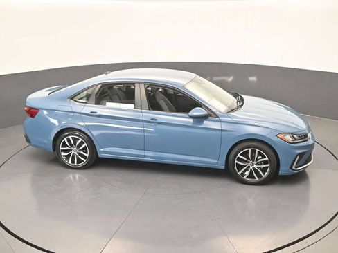 Used 2025 Volkswagen Jetta SE FWD image 45