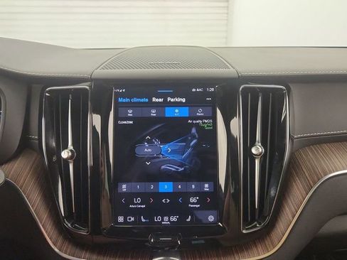 Used 2022 Volvo XC60 B6 Inscription w/ Advanced Package image 17