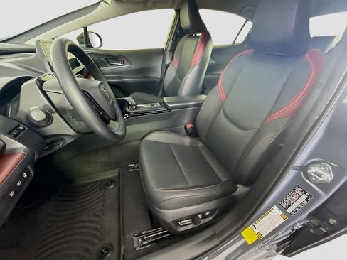 Certified 2025 Toyota Prius Plug-In Hybrid image 14