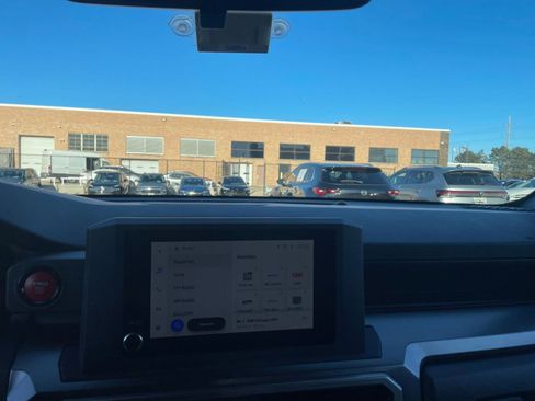 Used 2025 Toyota 4Runner TRD Off-Road image 18