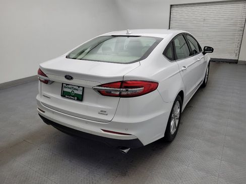 Used 2020 Ford Fusion SE image 9