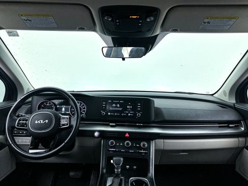 Certified 2024 Kia Carnival LX image 19