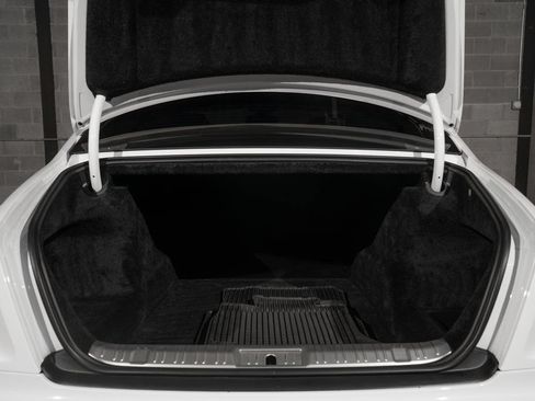 Used 2015 Rolls-Royce Ghost RWD image 23