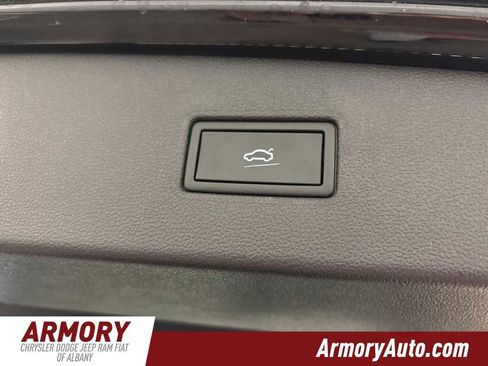 Used 2022 Volkswagen Tiguan SE image 30