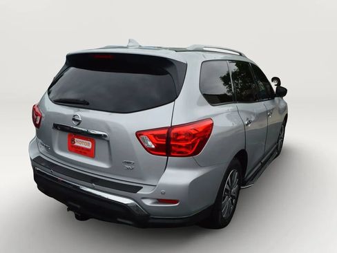 Used 2019 Nissan Pathfinder SV AWD/4WD image 8