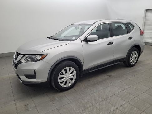 Used 2018 Nissan Rogue S FWD image 2