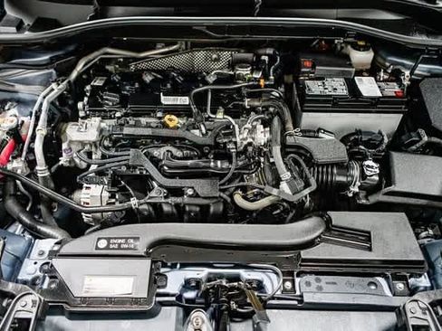 Certified 2023 Toyota Corolla Cross XLE image 28