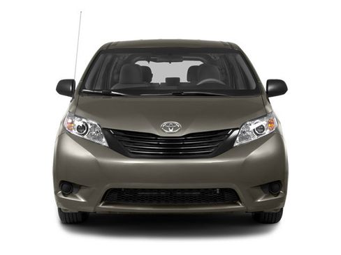 Used 2014 Toyota Sienna LE FWD image 4