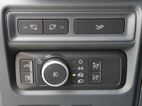Used 2022 Ford F150 Lariat w/ Equipment Group 502A High AWD/4WD image 28