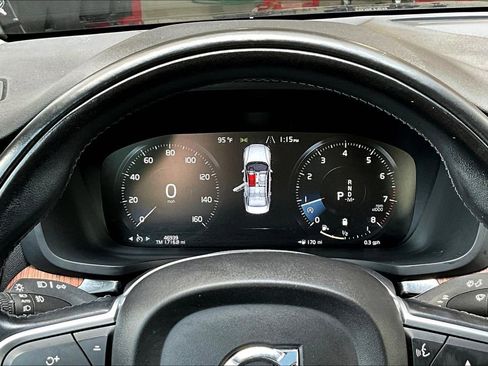 Used 2022 Volvo S60 B5 Momentum w/ Premium Package image 27