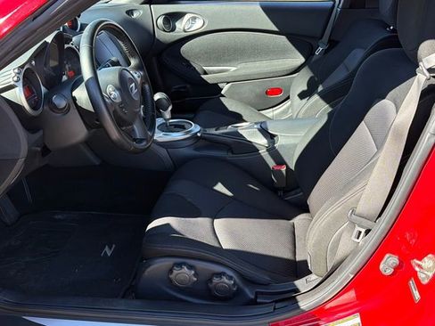 Used 2016 Nissan 370Z Coupe RWD image 19