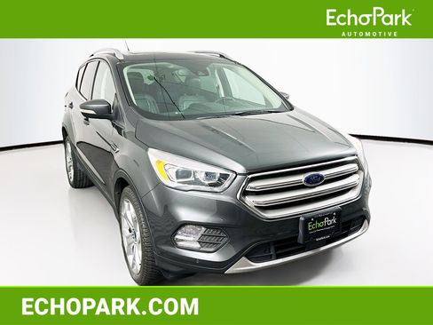 Used 2019 Ford Escape Titanium image 1