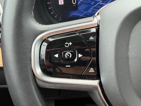 Certified 2024 Volvo XC90 B6 Plus w/ Protection Package Premier AWD/4WD image 18