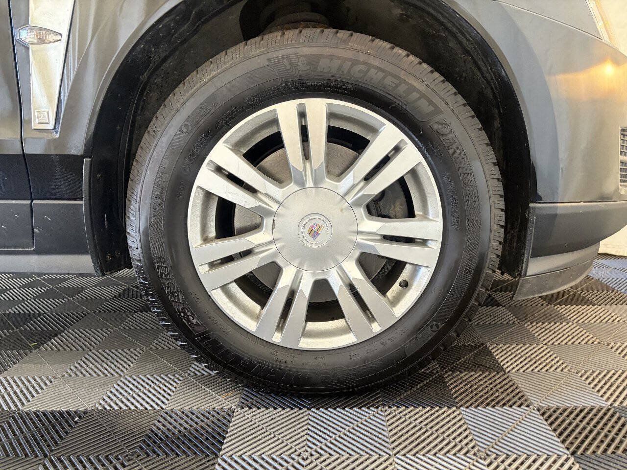 Used 2012 Cadillac SRX Luxury FWD image 25