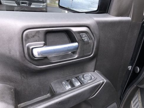 Used 2021 Chevrolet Silverado 1500 Custom Trail Boss AWD/4WD image 12