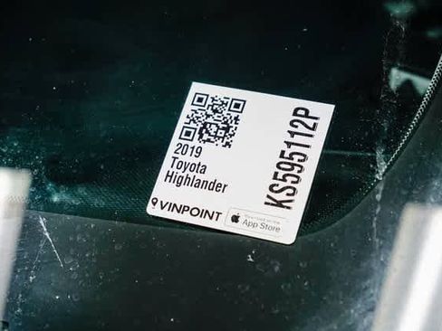 Certified 2019 Toyota Highlander XLE image 31