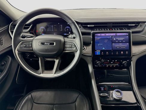 Used 2022 Jeep Grand Cherokee L Limited w/ Luxury Tech Group II image 22