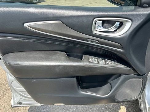 Used 2019 INFINITI QX60 Luxe w/ Essential Package AWD/4WD image 11