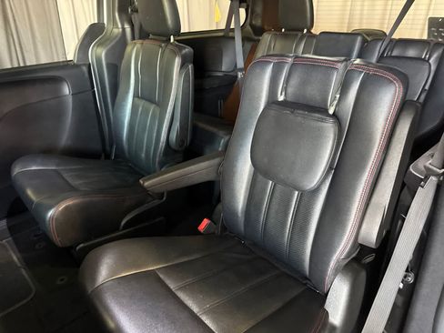 Used 2018 Dodge Grand Caravan GT FWD image 17