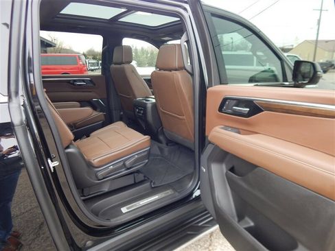 Used 2026 Chevrolet Suburban High Country w/ Sun And Tow Package image 14