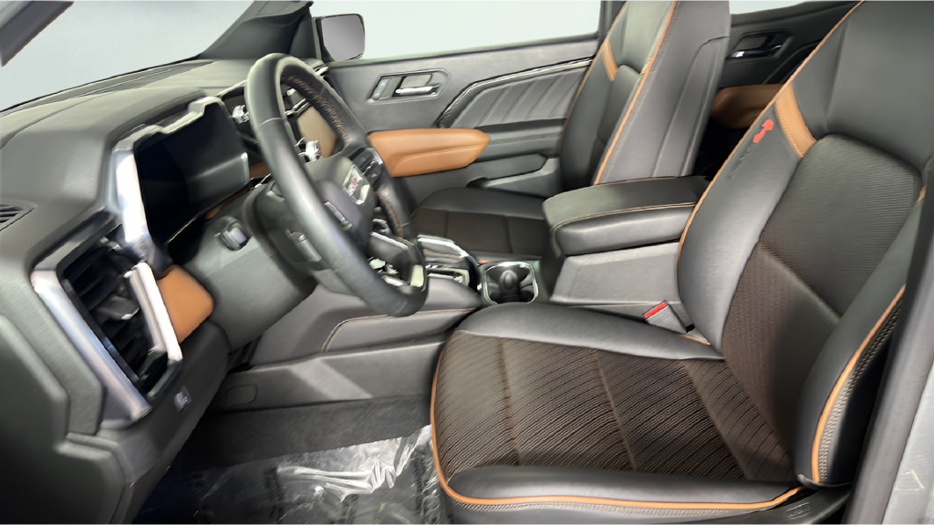 Used 2023 GMC Canyon AT4 w/ AT4 Premium Package AWD/4WD image 16