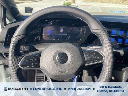 Used 2022 Volkswagen Golf R image 6