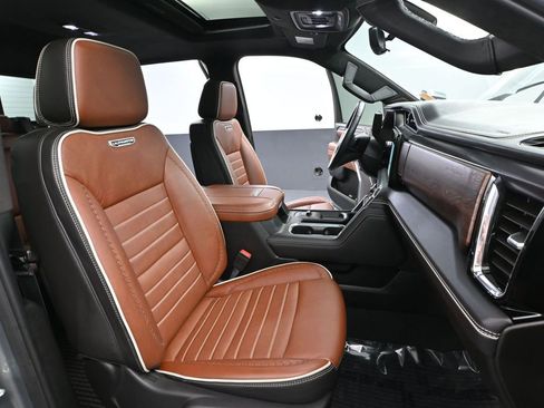 Used 2025 GMC Sierra 3500 Denali Ultimate image 56