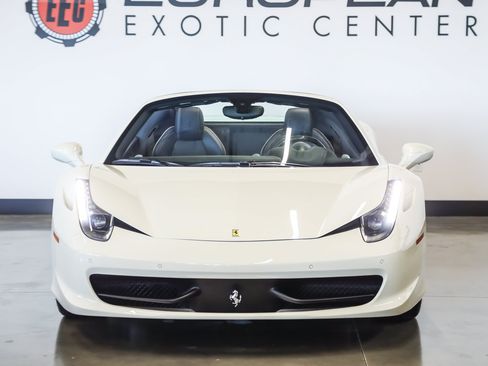 Used 2015 Ferrari 458 Spider RWD image 4