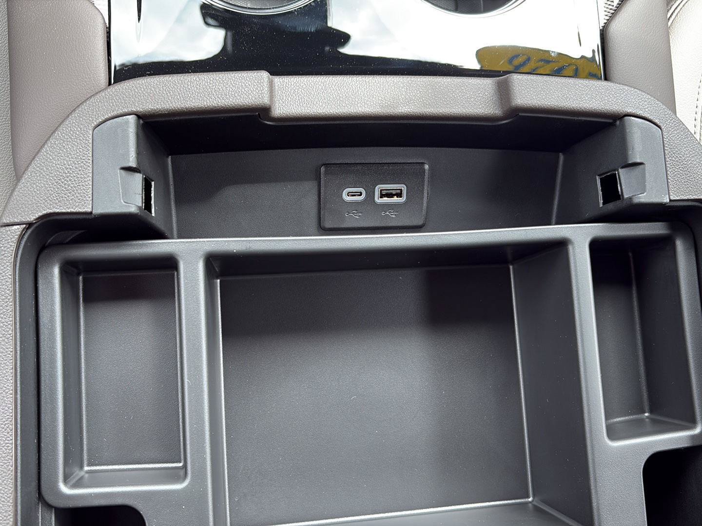New 2026 GMC Yukon Elevation AWD/4WD image 16
