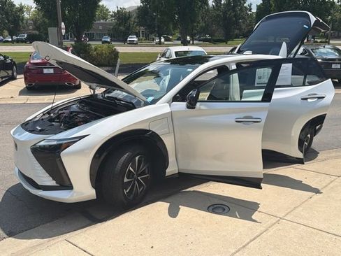 Used 2024 Lexus RZ 450e Premium w/ Technology Package AWD/4WD image 10