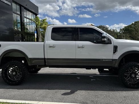 Used 2017 Ford F350 Lariat w/ Chrome Package image 6