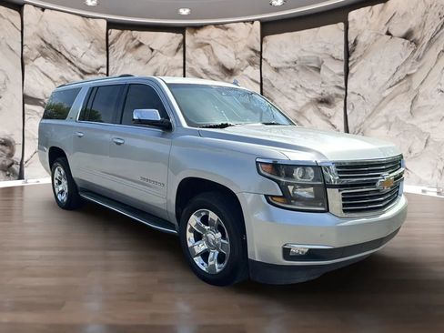 Used 2016 Chevrolet Suburban LTZ image 3